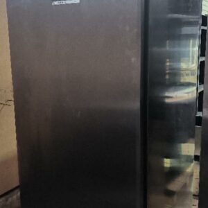 Congélateur professionnel de marque Electrolux modèle ESP71FFC. Dim : 205 x 70 x 83 cm. Localisation : 34 avenue du Général Patton 02880 Crouy