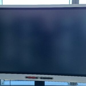Ecran interactif 65 pouces Smart Board de marque Smart modèle SPNL-6065-V2. 1 unité. Localisation: 30 rue Beauregard - 60440 Nanteuil-le-Haudouin