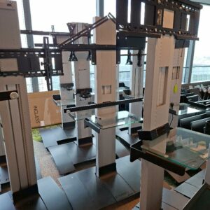 Support pour moniteur de marque Erard sur roulettes. 45 unités. Vendu à l'unité avec faculté de réunion. Localisation: 30 rue Beauregard - 60440 Nanteuil-le-Haudouin