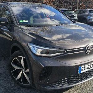 Véhicule Volkswagen ID.4 299 ch GTX 

Électrique – Boîte automatique – 220 kW - 299 ch – 5 CV fiscaux
Mise en circulation : 22/06/2021
Kilométrage : 11 005 km
Immatriculation : GA-433-DQ

Véhicule démarre au moment de l’inventaire.
Frottements sur le pare-chocs avant et rayure sur la carrosserie côté gauche.

Options :
Câble de recharge Mode 2 - Type 2 (8 A) pour prise domestique

Pack Assistance Plus :
Assistant changement voie Side Assist y compris détecteur d'angle mort et assis.de sortie de station
Assistant de conduite semi autonome "Travel Assist 2,5" avec échange de donnees et changement de voie assistée avec Assistant de maintien au
centre de la voie "Lane Assist" et Assistance en cas d'incapacité du conducteur à réagir "Emergency Assist" 
Caméra 360 "Area View"
Ouverture el fermeture du coffre main-libre "Easy-Open & Easy-Close"
Pack Assistance

Pack Design Plus :
Pack Design 
Toit panoramique en verre et store pare soleil électrique
Vitres latérales AV en verre feuilleté

Pack Infotainment Plus :
Affichage tête haute à réalité augmentée
Ecran de 12" Discover Max

Pack Sport Plus :
Contròle dynamique du châssis "DCC" avec sélection du profil de conduite
Direction progressive
Suspensions pilotées AR
Suspensions pilotées AV

Carte grise ok. Contrôle technique expiré.
Véhicule vendu pour pièces en l'état pour les professionnels