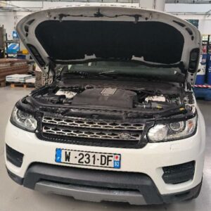 Voiture Range Rover Sport de couleur Blanche.
Essence – Boîte automatique – 5 portes
Kilométrage : 12 610 km
Voiture achetée neuve, jamais immatriculé, utilisée pour les essais donc pas en configuration d'origine. 
Date de la livraison du véhicule: 21/10/2016 à 60 KM.
Certificat d'acquisition du véhicule en date du 26/01/2017.
Véhicule vendu pour pièces en l'état pour les professionnels
