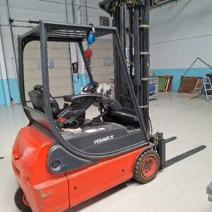 Chariot élévateur de marque Fenwick-Linde modèle E16C-02.
MODE DE LEVAGE
Mode de levage Levage par chaine(s)
Nombre de chaîne(s) 1
- Type de chaîne(s) à mailles jointives
- Combinaison ( a X b ) 4 x 4
- Pas (mm) 25,4
- Mouflage (Nbre de brins) 2
CARACTERISTIQUES DE L'APPAREIL
CMU ou Tableau des charges Tableau des charges affiché
Charge maximale utile (kg) 1600
Distance du centre de gravité (mm) 500
Hauteur de levée maxi (m) 6.6
Batterie quasi neuve