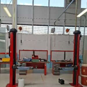 Pont élévateur 2 colonnes de marque Werther modèle 300S, 3 tonnes. (voir détails sur photos). A démonter