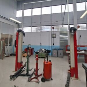 Pont élévateur 2 colonnes de marque Werther modèle 254S/4, 4 tonnes (voir détails sur photos). A démonter