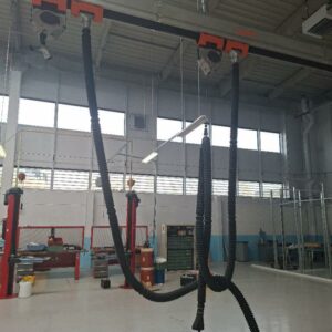 Extracteur de gaz d'échappement sur rail 3 pièces + coffret extérieur (voir détails sur photos). A démonter