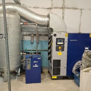 Compresseur à air de marque Mauguière modèle MAVD 301 V, vendu avec son sécheur modèle MSR 41 et sa cuve à air comprimé (capacité 900 litres)