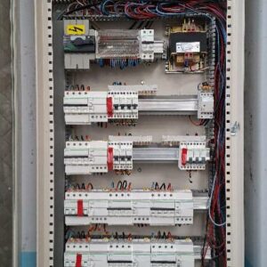 Armoire électrique. 123 x 60 x 20 cm