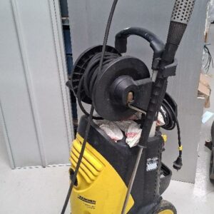 Nettoyeur haute pression de marque Karscher modèle HD 6/16-4M