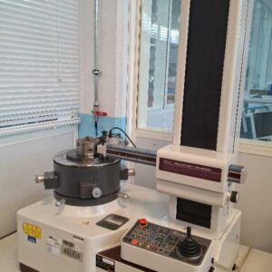 Machine de mesure d'écarts de forme de marque Mitutoyo modèle Roundtest RA-2000