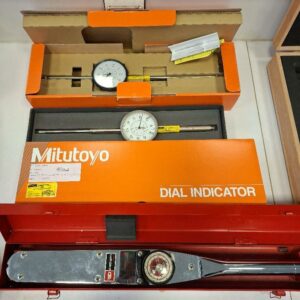 Lot de comparateurs à cadran, diverses marques dont Mitutoyo, Facom