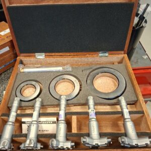 2 coffrets de micromètres intérieur 100 125 mm et 50 100 mm