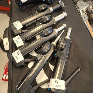 6 appareils de mesure intérieure avec comparateur et 6 sans comparateur