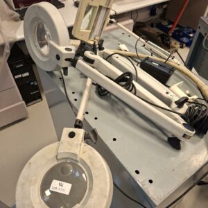 Lot de 3 lampes loupe d'atelier