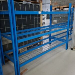 Rayonnage en acier laqué bleu. 100 x 250 x 51 cm