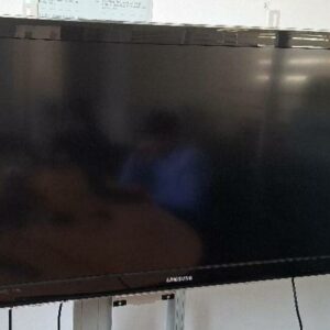 Moniteur 40 pouces de marque Samsung modèle LE40C630. Vendu sans pied. Localisation: 30 rue Beauregard - 60440 Nanteuil-Le-Haudouin