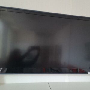 Moniteur 42 pouces de marque LG modèle 42LX6500. Localisation: 30 rue Beauregard - 60440 Nanteuil-Le-Haudouin