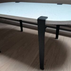 Table basse de marque Tiptoe, plateau en bois effet marbre, piétement en acier de couleur noire. Dim : 43 x 100 x 50 cm. Localisation: BLB, 3 rue de la Fossé aux Leux - 91700 Sainte Geneviève des Bois