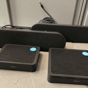 Ensemble de vidéo conférence marque Logitech modèle Rally dont 2 enceintes modèle V-U0048, 1 table hub marque Rally modèle V-U0047 et 1 display hub de marque Rally modèle V-R0009. Non testé. Localisation : 30 rue Beauregard 60440 Nanteuil-le-Haudouin