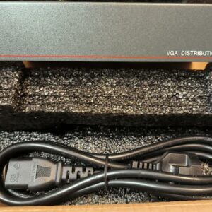 Distributeur amplificateur VGA à quatre sorties de marque Extron Electronics modèle P/2 DA4xi. Non testé. Localisation : 30 rue Beauregard 60440 Nanteuil-le-Haudouin