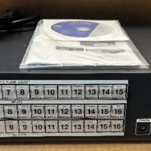 Grille de commutation modulaire numérique et analogique multi-plans de marque Extron Electronics modèle SMX 200 Frame. Non testé. Localisation : 30 rue Beauregard 60440 Nanteuil-le-Haudouin