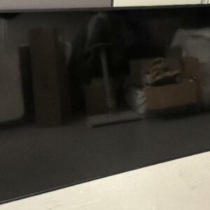 Moniteur 65 pouces de marque Samsung modèle QB65R / LH65QBRE. Non testé. Localisation : 30 rue Beauregard 60440 Nanteuil-le-Haudouin