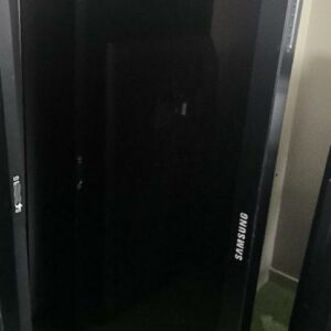 Moniteur 65 pouces de marque Samsung modèle 650MP / LH65MGPLBF. Non testé. 2 unités. Vendu à l'unité avec faculté de réunion. Localisation : 30 rue Beauregard 60440 Nanteuil-le-Haudouin