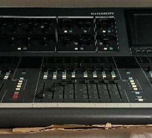 Table de mixage de marque Allen&Heath modèle iLive-T112. Dim : 30 x 107 x 65 cm. Non testé. Localisation : 30 rue Beauregard 60440 Nanteuil-le-Haudouin