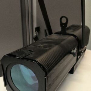 Projecteur de découpe de marque Twinled modèle AXOA000524 sans alimentation. Non testé. Localisation : 30 rue Beauregard 60440 Nanteuil-le-Haudouin