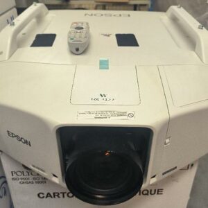 Vidéoprojecteur de marque Epson modèle EB-Z975OU sans alimentation. Non testé. Localisation : 30 rue Beauregard 60440 Nanteuil-le-Haudouin