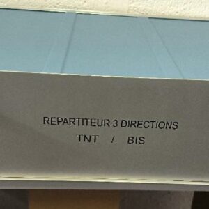 Répartiteur 3 directions TNT/BIS sans alimentation. Non testé. Localisation : 30 rue Beauregard 60440 Nanteuil-le-Haudouin