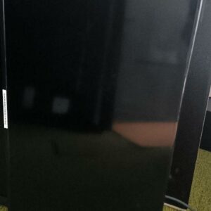 Moniteur 40 pouces de marque Samsung modèle DC40E / LH40DCEPLGC. Non testé. Localisation : 30 rue Beauregard 60440 Nanteuil-le-Haudouin