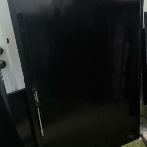 Moniteur 60 pouces de marque Sharp modèle LC-60LE635E. Non testé. 3 unités. Vendu à l'unité avec faculté de réunion. Localisation : 30 rue Beauregard 60440 Nanteuil-le-Haudouin