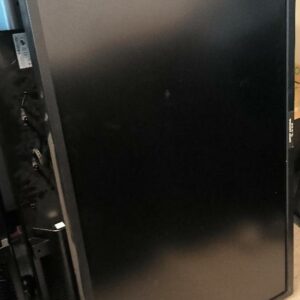 Moniteur 55 pouces de marque Samsung modèle 550DX / LH55CSPLBC. Non testé. Localisation : 30 rue Beauregard 60440 Nanteuil-le-Haudouin