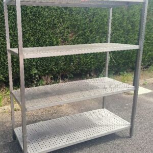 Rayonnage en inox alimentaire. Dim : 180 x 150 x 60 cm. 2 unités. Vendu à l'unité avec faculté de réunion. Localisation : 30 rue Beauregard - 60440 Nanteuil-le-Haudouin