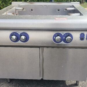 Friteuse de marque Bonnet modèle B1A9FV en inox alimentaire. Vendu en l'état. Dim : 92 x 100 x 95 cm. Localisation : 30 rue Beauregard - 60440 Nanteuil-le-Haudouin