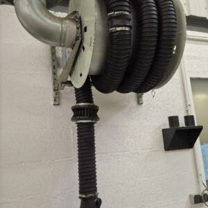 Extracteur de gaz d'échappement de marque Filcar avec son dérouleur (sans conduit externe). 2 unités. Vendu à l'unité avec faculté de réunion. Localisation : Alpine - 14 avenue des Tropiques - 91940 Les Ulis