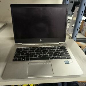 PC portable de marque HP modèle EliteBook 830 G6 système d'exploitation Windows processeur core i5. Sans alimentation. Non testé. Localisation: 30 rue Beauregard - 60440 Nanteuil-Le-Haudouin
