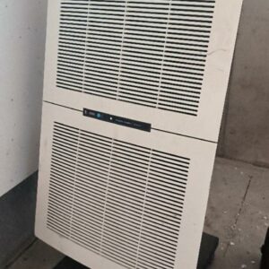 Purificateur d'air professionnel de marque Euromate modèle Vision Air Blue Line. Dim : 126 x 64 x 54 cm. Localisation : 12 rue Maitre Renault - 95190 Fontenay en Parisis