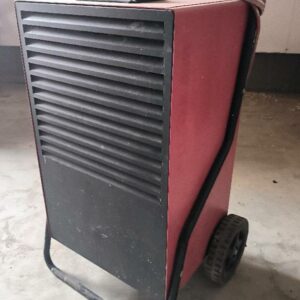 Déshumidificateur d'air portable professionnel de marque Thermobile modèle FDNP96. Dim : 110 x 66 x 64 cm. Localisation : 12 rue Maitre Renault - 95190 Fontenay en Parisis