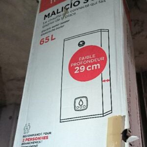 Chauffe eau connecté de marque Thermor modèle Malicio 3. Dim : 109 x 49 x 31 cm. Localisation : 12 rue Maitre Renault - 95190 Fontenay en Parisis