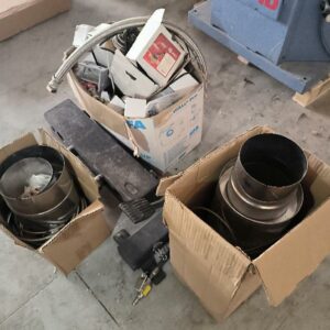 Lot de divers matériels pour chauffage et plomberie en vrac. Localisation : 12 rue Maitre Renault - 95190 Fontenay en Parisis