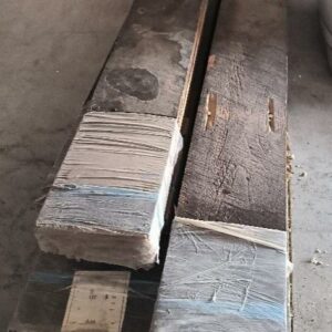 Lot d'une trentaine de plaque en bois pour déco mural. Environ 7m2 en tout. Localisation : 12 rue Maitre Renault - 95190 Fontenay en Parisis