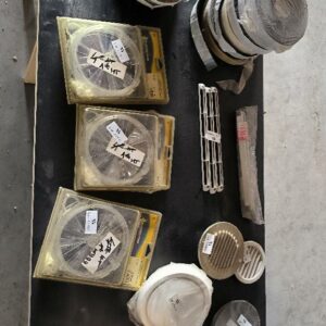 Lot contenant divers matériaux de ventilation. Localisation : 12 rue Maitre Renault - 95190 Fontenay en Parisis