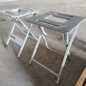 2 supports pour scie électrique à onglet. Dim : 86 x 60 cm / 83 x 63 x 60 cm. Localisation : 12 rue Maitre Renault - 95190 Fontenay en Parisis