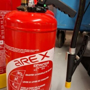Lot de 5 extincteurs Arex. Poudre ABC. Type: 34A 183 B C et 43A 233B C. Localisation: 30 rue Beauregard - 60440 Nanteuil-Le-Haudouin