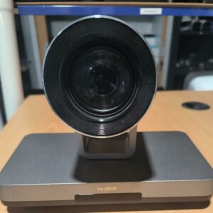 Caméra de marque Yealink modèle PTZ 4K USB UVC80 sans alimentation. Non testé. 3 unités. Vendu à l'unité avec faculté de réunion. Localisation : 11 rue Jean-Pierre Plicque - 77124 Villenoy
