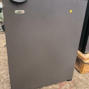 Mini-bar réfrigéré de marque Indel B modèle A30NB13D2E00, capacité 30L. Dim : 49 x 38 x 40 cm. Non testé. 5 unités. Vendu à l'unité avec faculté de réunion. Localisation : 34 avenue du Général Patton 02880 Crouy.