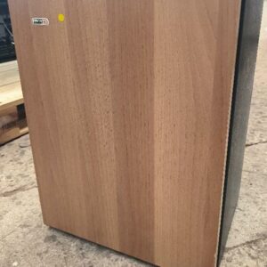 Mini-bar réfrigéré de marque Indel B modèle D30NB13D2E*1, capacité 27L. Dim : 50 x 39 x 38 cm. Non testé. Localisation : 34 avenue du Général Patton 02880 Crouy.