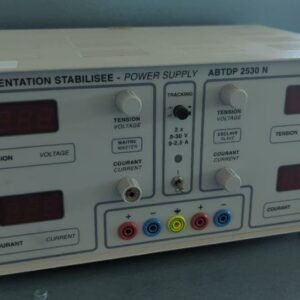 Alimentation stabilisée de marque ABTDP modèle 2530N (matériel non testé). 15 x 34 x 22 cm. (rdc)
