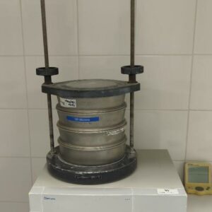 Tamiseur d'analyse de marque RETSCH modèle AS 200 digit., 230V. Année  2002. (labo)